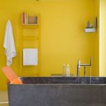 Votre salle de bain jaune poussin