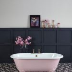 Votre salle de bain rose et noire